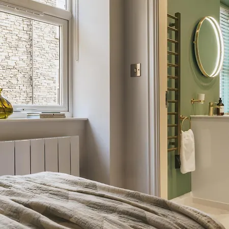 Pinewood View, The Old Bank House Apartment Ambleside