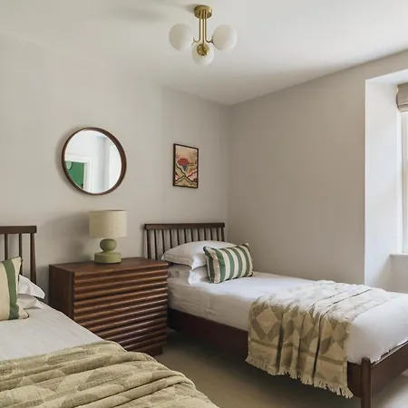 Pinewood View, The Old Bank House Apartment *