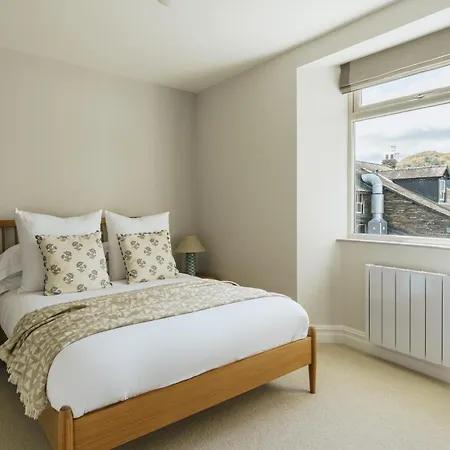 Pinewood View, The Old Bank House Apartment