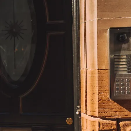 Pinewood View, The Old Bank House *