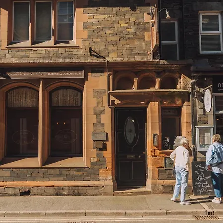 Pinewood View, The Old Bank House