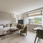 Apartment Pinewood View, The Old Bank House *