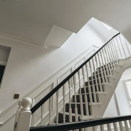 Pinewood View, The Old Bank House Apartment *