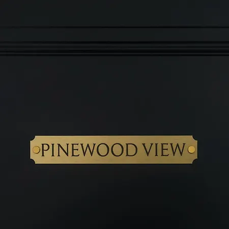 Pinewood View, The Old Bank House